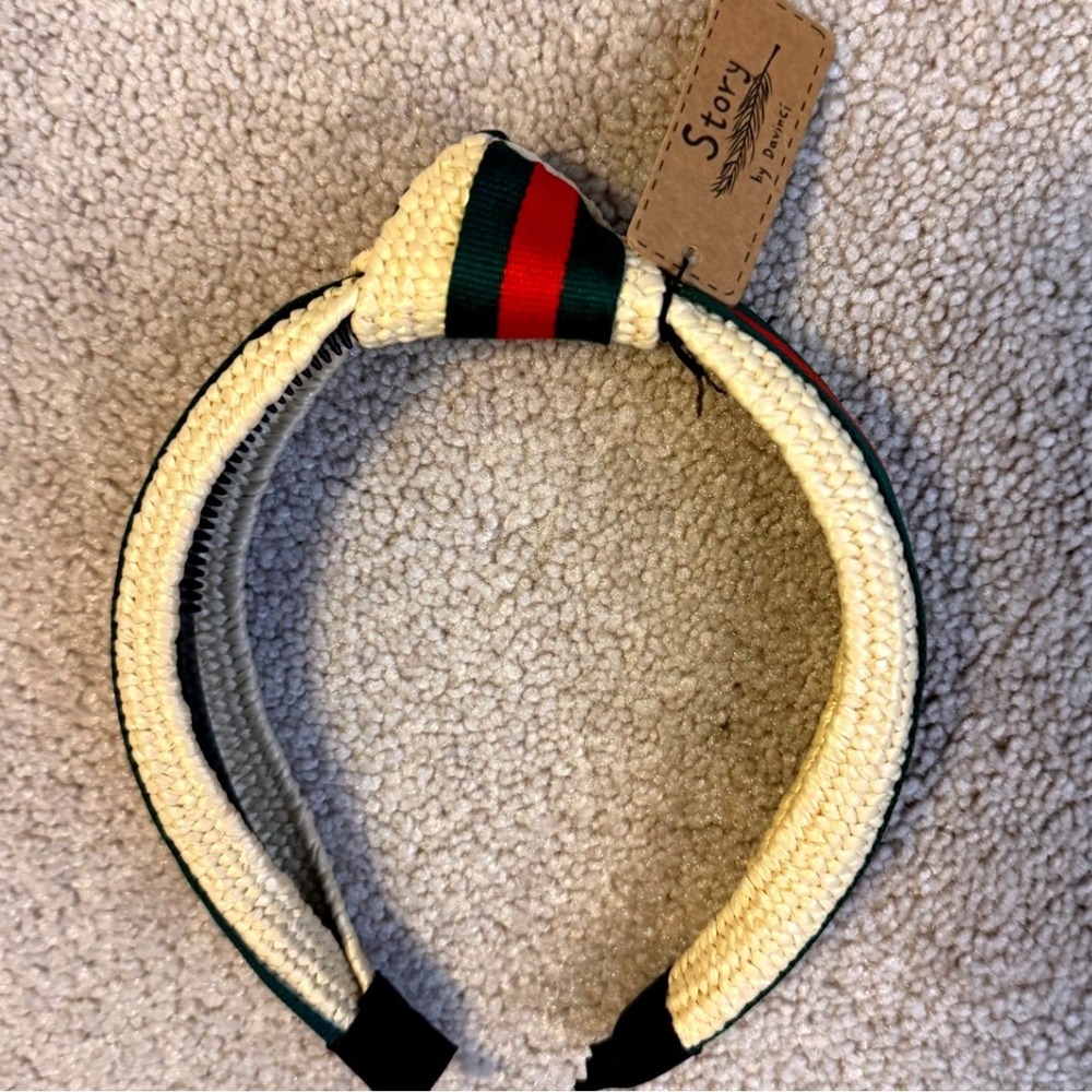 NEW Honey Bee Detail Story by Davinci Knotted Straw Headband Green Red Stripe